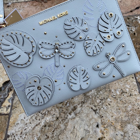 NWT Michael kore Dragonfly White wristlet - Picture 2 of 6